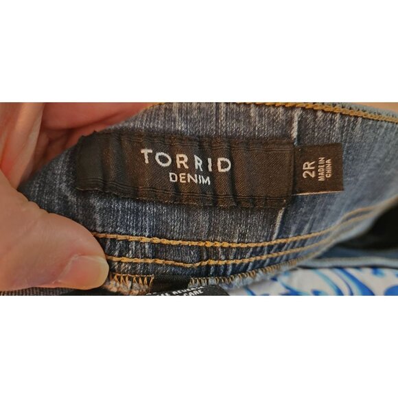 Torrid Cropped Jeans Women's Size 2 Lean Jean Crop Denim Pull On Stretch Skinny - Picture 4 of 10